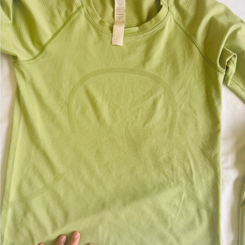 Lululemon Swiftly Tech Long Sleeve waist length Shirt 2.0